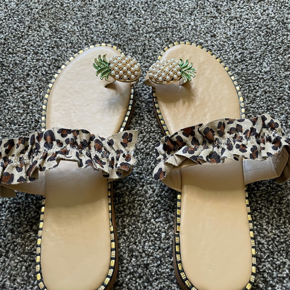 Leopard Ruffle Strap Pineapple Toe Ring Sandals - Picture 4 of 4